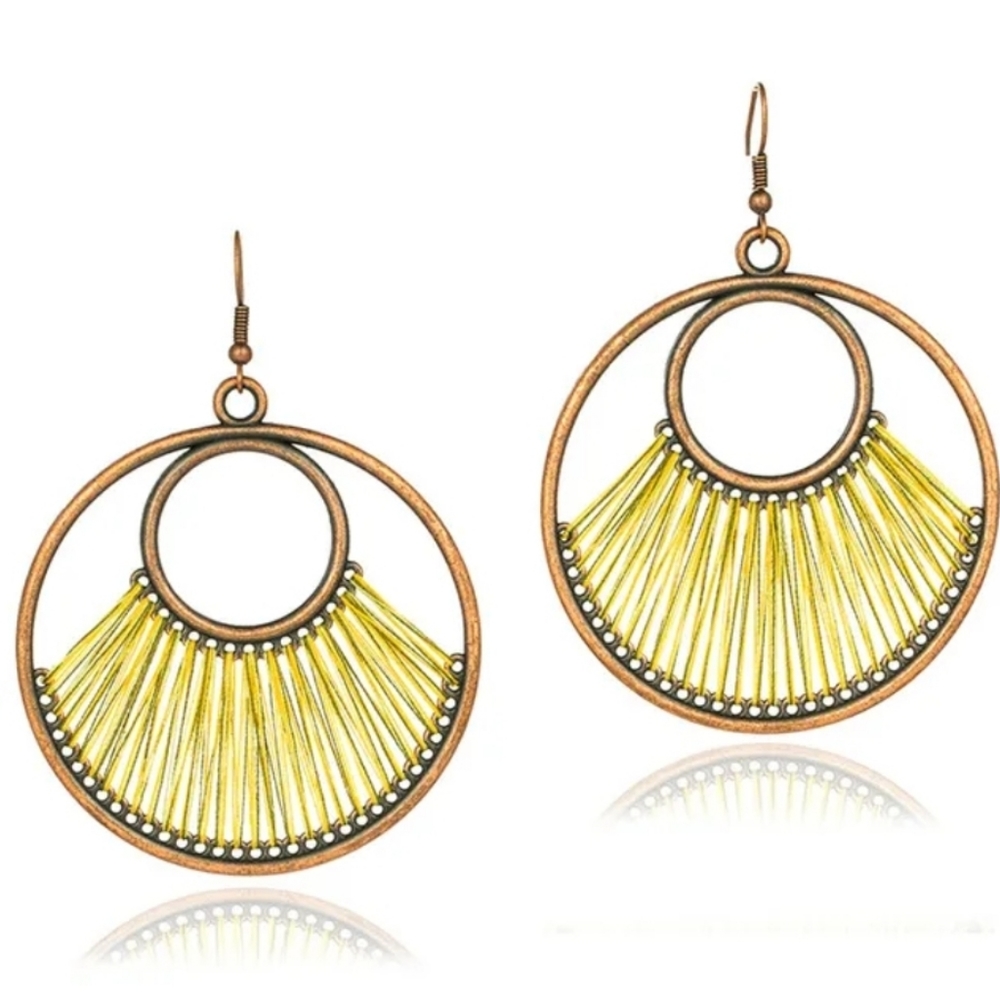 Thread Earrings - Picture 3 of 3